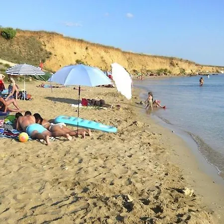 In Near Sandy Beaches, Cleaning Included Vikendica Privlaka (Zadar)